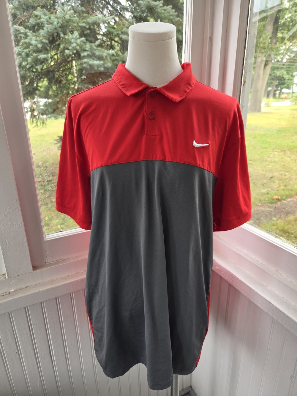 Nike Golf Two-Tone Red and Gray Short-Sleeve Mens Polo Size M